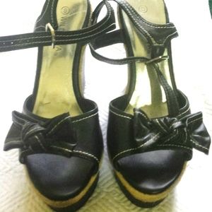 Wild Diva Black Wedges - Size 8